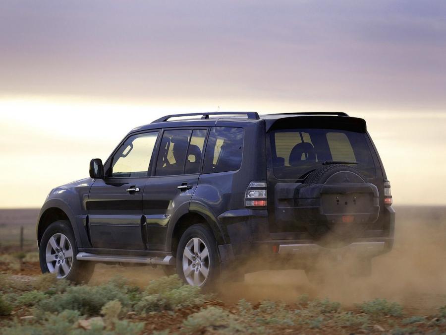  Mitsubishi Pajero 5-Door 2006 года  (фото 26 из 38)